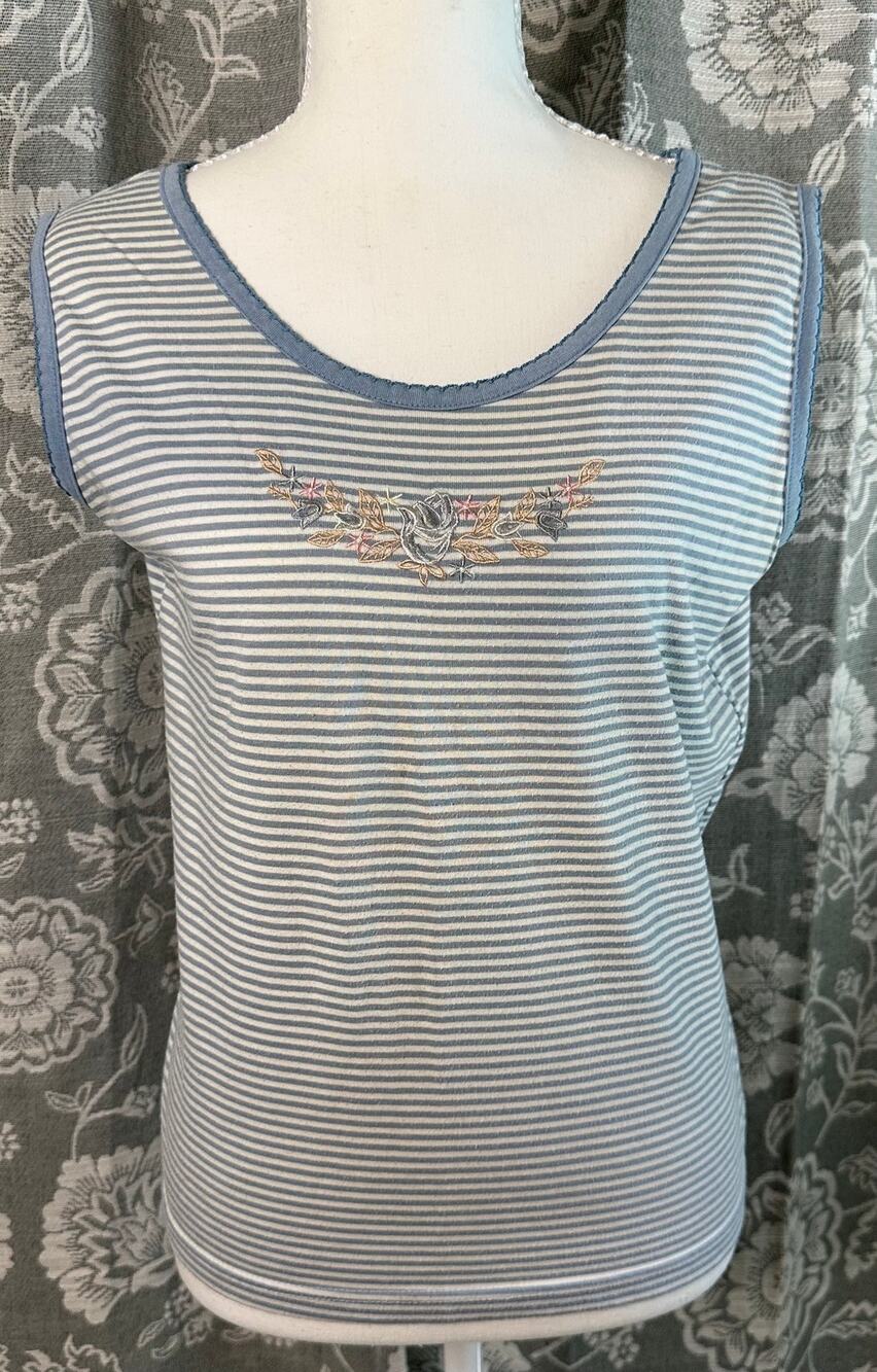 Shennanigans M striped embroidered rose cap sleeve top vintage grandmacore